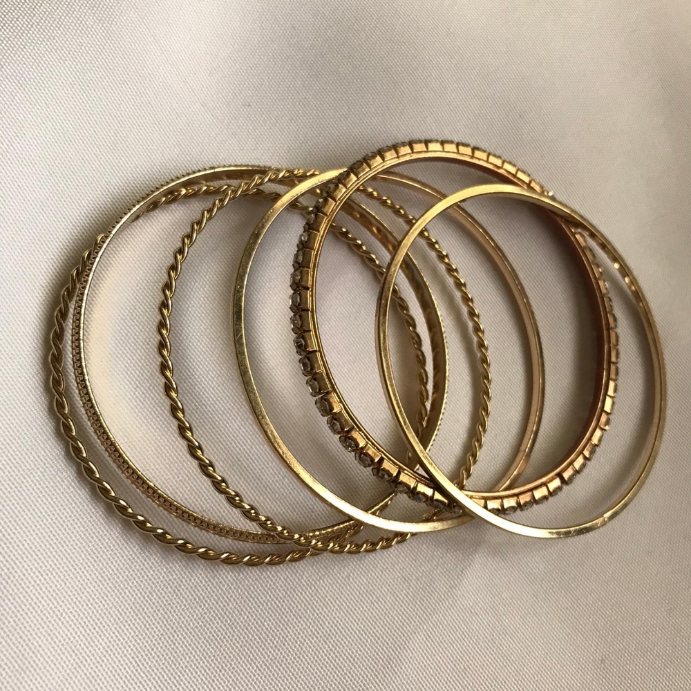 6 bracelets